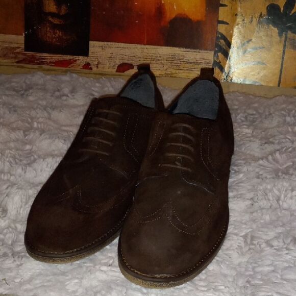 Classic Brown Suede Oxfords - Picture 3 of 5